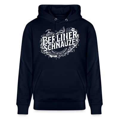 Navy farbebner Bio Unisex Hoodie mit großem weissem „Berliner Schnauze – nüscht für zarte Öhrchen“-Print im Streetart‑Stil, inklusive Berliner Wahrzeichen wie Brandenburger Tor und Fernsehturm auf dem Design.