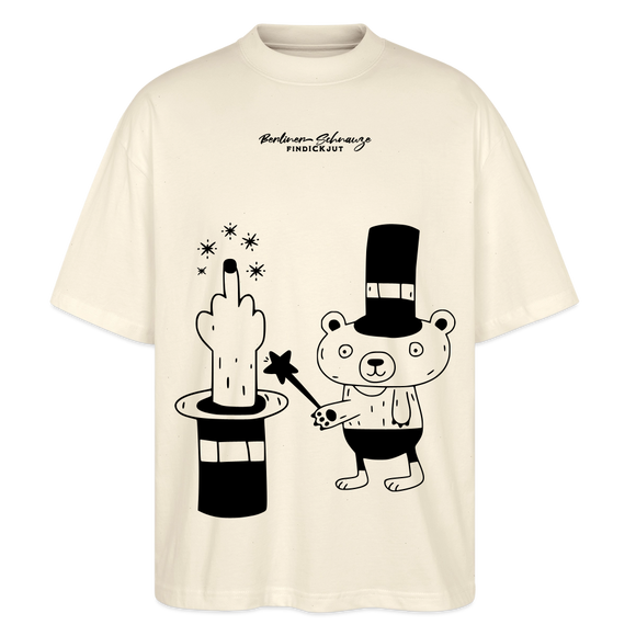 Natur farbenes Oversized Berlin Shirt mit schwarzem „OHNE WORTE“-Design, Zauberhut, ausgestrecktem Mittelfinger und kleinem Bären als Magier.