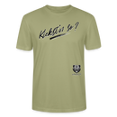 schwarzer, weiss umrandeter Schriftzug "Kiekst'n so?" im Berliner Dialekt, geschrieben in einer dynamischen, handgezeichneten Pinselstrich-Optik. - auf Bio unisex T-shirt-Nebelgrün