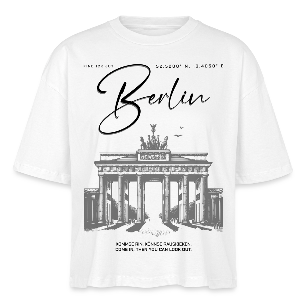 Lässiges, boxy geschnittenes Frauen T-Shirt mit großem 'Berlin'-Print und Brandenburger Tor Illustration, aus 100% Bio-Baumwolle. - Weiß