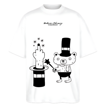 Weißes Oversized Berlin Shirt „OHNE WORTE“ mit gezeichnetem Bären als Zauberer und Mittelfinger, der aus einem Zauberhut erscheint.