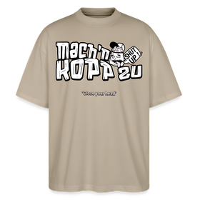 steingraues, oversize geschnittenes Bio-Unisex Berlin Shirt mit weißem Frontdruck „Mach’n Kopp zu“, Illustration mit Comic-Kopf und „Shut Up“-Schild, darunter „Close your head“, Rundhalsausschnitt, zentral platzierter Berliner Spruch für Streetwear und Dialekt-Liebhaber