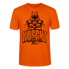 Berlin T-Shirt in kräftigem Orange mit Berliner-Schnauze-Spruch „Nüscht muss ick“ und einem entspannten Bären auf einem Sessel – perfektes Motiv für Fans von Berlin und lockerer Berliner Attitüde.