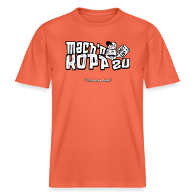hellrotes Bio-Unisex Berlin Shirt mit weißem Frontdruck „Mach’n Kopp zu“, darunter „Close your head“ und Illustration eines Berliner Kopp mit Sprechblase „Shut up“, Rundhals, zentral platzierter Print – ideal für Streetwear und Berliner Spruch-Styles.