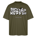 Khaki-farbenes, oversize geschnittenes Bio-Unisex Berlin Shirt mit weißem Frontdruck „Mach’n Kopp zu“, Illustration mit Comic-Kopf und „Shut Up“-Schild, darunter „Close your head“, Rundhalsausschnitt, zentral platzierter Berliner Spruch für Streetwear und Dialekt-Liebhaber
