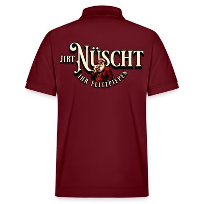 "Bordeauxrotes unisex bio Poloshirt mit großem Weihnachtsmotiv auf dem Rücken: Ein Berliner Weihnachtsmann in rotem Mantel und Bart, umgeben vom Spruch 'Jibt Nüscht ihr Flitzpiepen'. Perfekt für Weihnachten in Berlin und Berliner Humor."